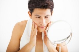 Pria Gunakan Produk Perawatan Wajah Wanita, Bolehkah?