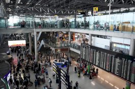 Video Penumpang Tampar Staf Bandara Selama Pemeriksaan Keamanan