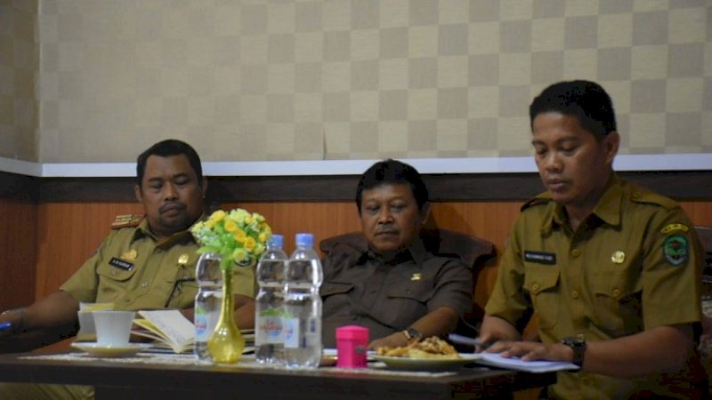 Pemerintah Kabupaten Luwu Utara menggelar rapat persiapan penerimaan Tim Verifikasi Lapangan Tentang Inovasi Pelayanan Publik Provinsi Sulawesi Selatan, di Warkop Indah Pemda Luwu Utara, Selasa, (29/01/2019).