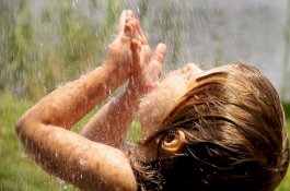 Bisa Dikonsumsi, Ternyata Ini Kandungan Air Hujan