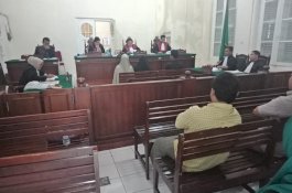 Ketua RT Bersaksi, Terdakwa Penyekap Bocah Coret-Coret Kertas di Pengadilan