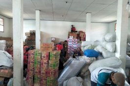 Bantuan Korban Banjir Menumpuk di Gudang KPU, Ini Jawaban Bupati Jeneponto