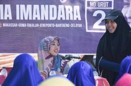 Dampingi Aura Hadiri Undangan Majelis Taklim, Indira: Dia Adik Saya