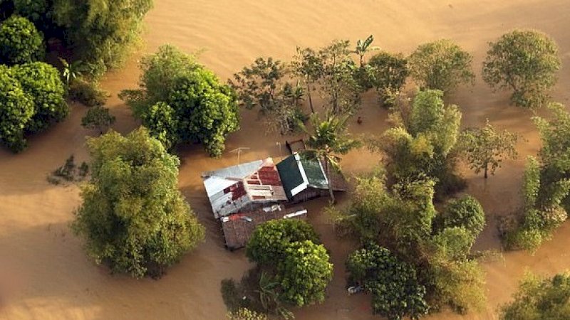 Banjir melanda Filipina bulan lalu (EPA)