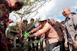 Tanam Ribuan Pohon, Danny Sambut Baik Langkah PT. NI