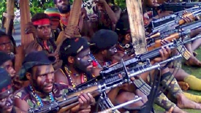 Kelompok pemberontak Papua Barat, dilengkapi dengan senjata canggih.
