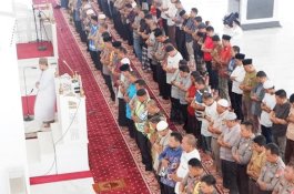 Turut Berduka, Polres Gowa Salat Gaib untuk Kapolri ke-8 