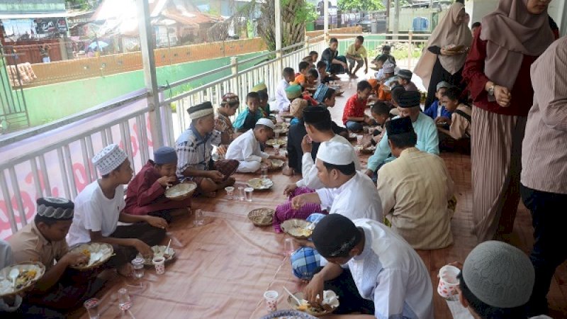 Suasana di masjid Nur Ilham Smansa 81 Rusunawa Rajawali, Jumat (1/2/2019).