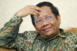 Bongkar Sosok Rocky Gerung, Ini Kata Mahfud MD Soal 'Kitab Suci Fiksi'