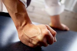 8 Tips Menahan Emosi dan Amarah dari Rasulullah SAW