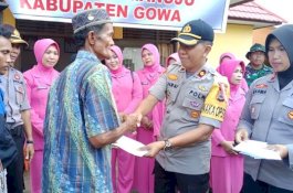 Polres Gowa Kuatkan Semangat Korban Longsor Lewat Tali Asih
