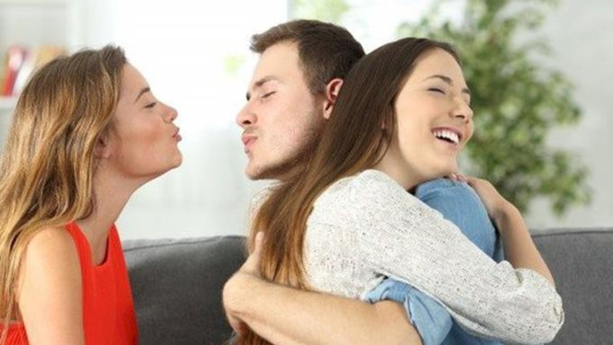 Mudah Percaya, 5 Zodiak Cewek Ini Paling Sering Diselingkuhi