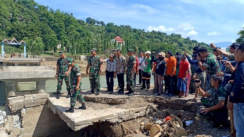 Panglima Kodam XIV Hasanuddin Mayjen TNI Surawahadi berkunjung ke Kabupaten Jeneponto, Minggu (3/2/2019).