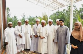 Dipandu Ustaz Arifin Ilham, Dokter Berdarah Bugis-Batak Ini Resmi Masuk Islam