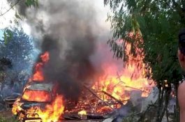 Diduga Lupa Matikan Kompor, Rumah Warga di Enrekang Hangus Dilalap Api