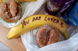 Pesan Pisang Meghan Marklem Dianggap Menyinggung oleh Pekerja Seks