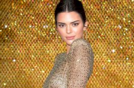 Kendall Jenner Berpose Telanjang Bulat untuk Vogue Italia
