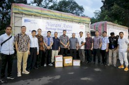 Diterima Gubernur Sulsel, Astra Makassar Salurkan Bantuan Korban Bencana Banjir