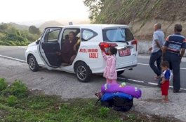 Disuruh Balik oleh Pak Kades, Sopir Ambulans Turunkan Pasien di Daerah Sepi