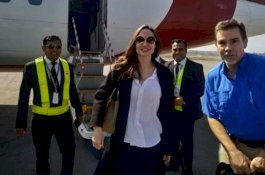 Angelina Jolie Temui Pengungsi Rohingya di Bangladesh
