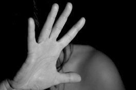 Gadis 19 Tahun Ditangkap Karena Perkosa Sesama Perempuan