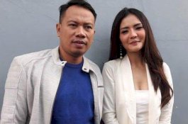 Cerai dari Angel Lelga, Vicky Prasetyo Gandeng Mahasiswi Cantik