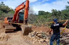 Polisi Bone Segel Tambang Ilegal, Pemilik Dibawa ke Mapolres