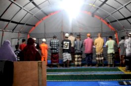 Atasi Trauma Korban Tsunami Lampung Selatan, PP LIDMI Dirikan Musala Darurat