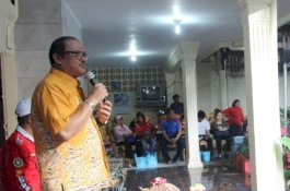 Jelang Pencoblosan, Obama Bakar Semangat Relawan