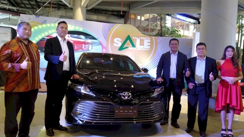 Resmi mengaspal di Makassar, All New Camry yang dijuluki King Of Sedans hadir dengan tampilan yang lebih agresif dan lebih mewah.