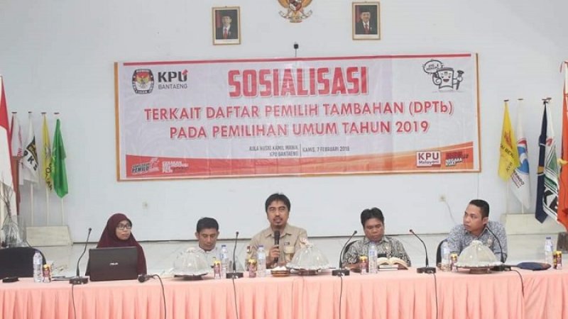 KPU Kabupaten Bantaeng melakukan pertemuan dengan pimpinan partai politik peserta Pemilu 2019 di aula Husni Kamil kantor KPU Bantaeng.