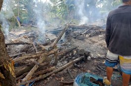 Pemilik Sedang ke Pasar, Rumah Warga Pinrang Rata Tanah