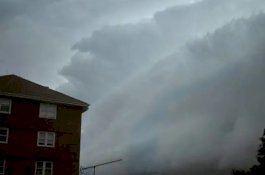 Badai Hebat Menerjang Sydney, Kota Terendam Banjir