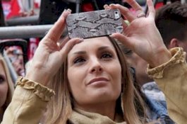 Bikin Gagal Fokus, Cantiknya Istri Mehdi Benatia, Pemain yang Tolak Tawaran Manchester United