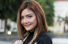 Tak Kuat Tahan Birahi, Irma Darmawangsa Pakai Sex Toys