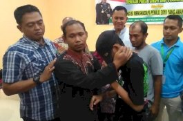 Bocah SMP di Gresik Bersujud Minta Maaf, Orang Tuanya Jadi Takut