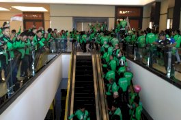 Seribuan Pengemudi Ojol Makassar Tolak Aturan 8 Jam Kerja