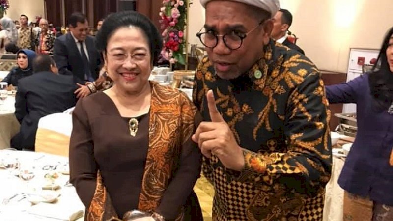 Ali Mochtar Ngabalin bersama Megawati Soekarnoputri baru-baru ini.