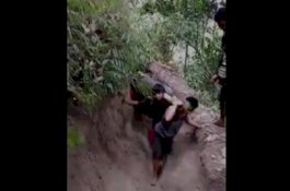 Viral di Medsos, Warga Rampi Tandu Jenazah dengan Berjalan Kaki 60 Km