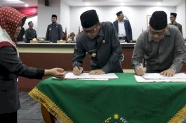 Resmi, DPRD Sulsel dan Gubernur Sepakati RPJMD Sulsel 2018-2023 Plus 2 Ranperda