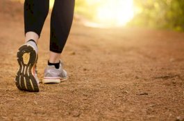 Ini Manfaat Jalan Kaki Mundur Bagi Kesehatan