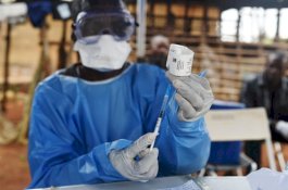 Perempuan Dipaksa Berhubungan Seks Dengan Imbalan Vaksin Ebola di DRC