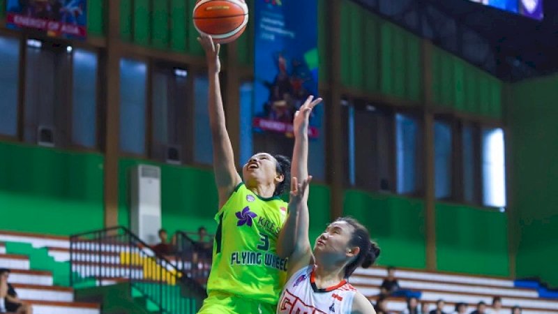 Laga antara Flying Wheel Makassar melawan GMC Cirebon di  GOR Grogol, Selasa (12/2/2019).