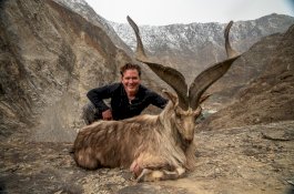 Pemburu Bayar Rp1,5 M untuk Berburu Kambing Liar yang Terancam Punah