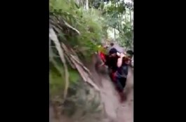 Pengantar Jenazah Jalan 60 Km, Bupati Lutra: Pilihannya Dua, Naik Kuda atau Ditandu