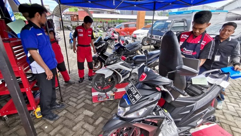 Memperingati Hari Pers Nasional (HPN), Yamaha area Sulawesi Selatan dan Barat (Sulselbar) memberikan service gratis kepada para awak media massa selama dua hari, Selasa-Rabu (12-13/2/2019). 