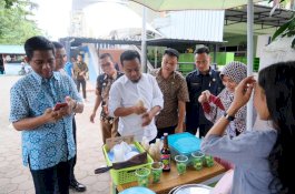 Wagub Sulsel Gratiskan Makanan di Kantin Dinsos Sulsel