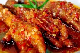 Keseringan Makan Ceker dan Sayap Ayam Bisa Picu Kanker?