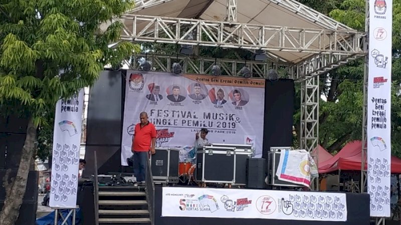 Komisi Pemilihan Umum (KPU) Kabupaten Pinrang menggelar lomba pentas seni festival musik "Pemilih Berdaulat Negara Kuat" se-Sulselbar di Lapangan Lasinrang.