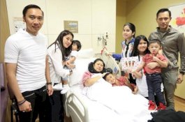 Jenguk Ani Yudhoyono di Singapura, Khofifah Mengaku Bacakan Al Fatihah